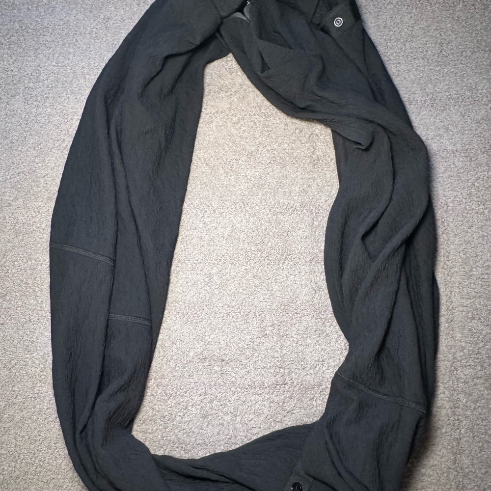 Lululemon Black Snap Infinity Scarf - image 5